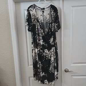 Like New: Lane Bryant Monochrome Floral Dress